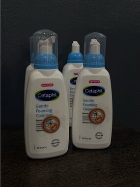 Cetaphil Gentle Foaming Cleanser for Kids - White Bottle with Blue Cap